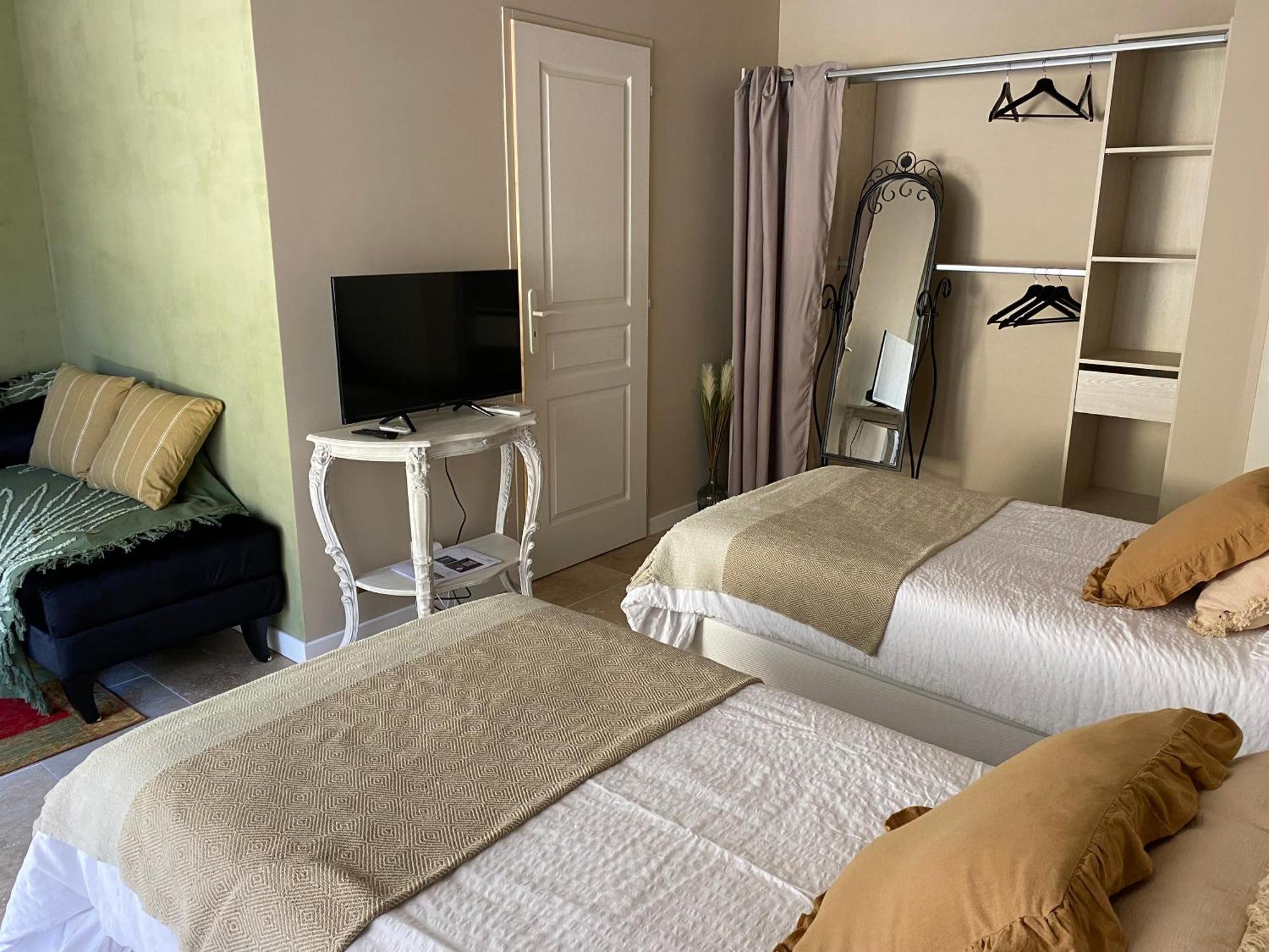 L'Eveil En Provence Bed & Breakfast Entrecasteaux Exterior photo